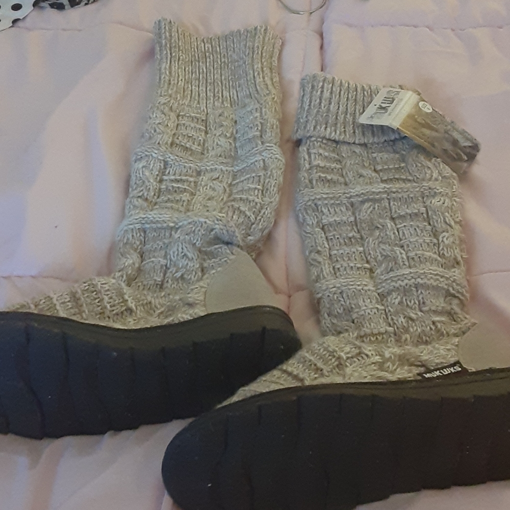 Shoes - Picture 4 of 5